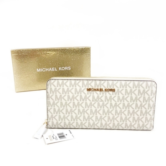 Michael Kors Handbags - ⚠️LAST 1⚠Michael Kors Giftables Continental Wallet